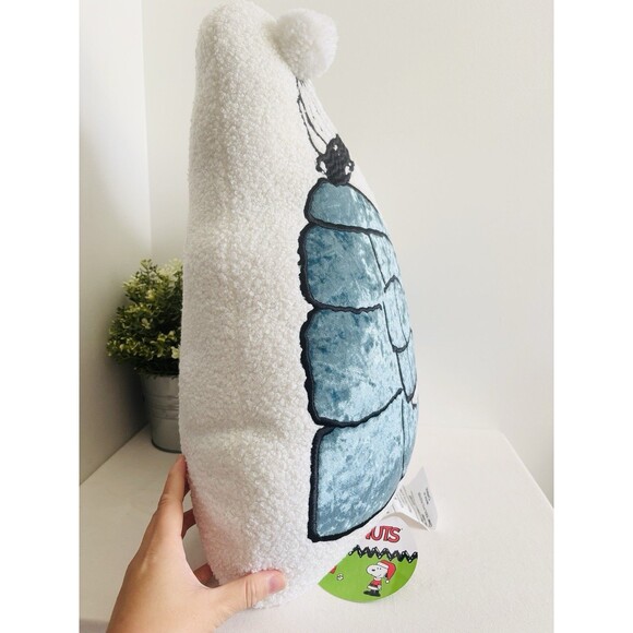 Set Of Two Peanuts Snoopy Red & Blue Puffer Jacket Winter Sherpa Pillows NWT - Picture 13 of 16
